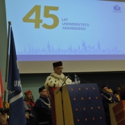 45 lat UG