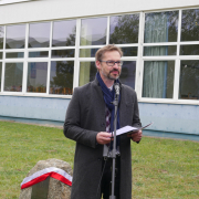 Galeria zdjęć z uroczystości posadzenia dębu pamięci kpt. Józefa Książka