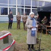 Galeria zdjęć z uroczystości posadzenia dębu pamięci kpt. Józefa Książka