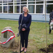 Galeria zdjęć z uroczystości posadzenia dębu pamięci kpt. Józefa Książka